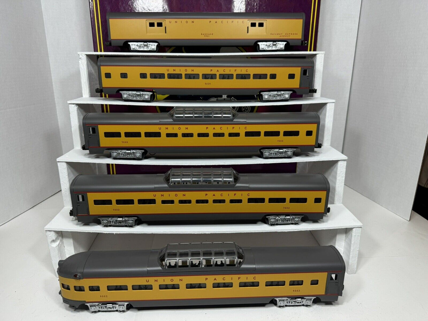 MTH Premier MT-6506 Union Pacific UP 70' aluminum passenger 5-car set EX