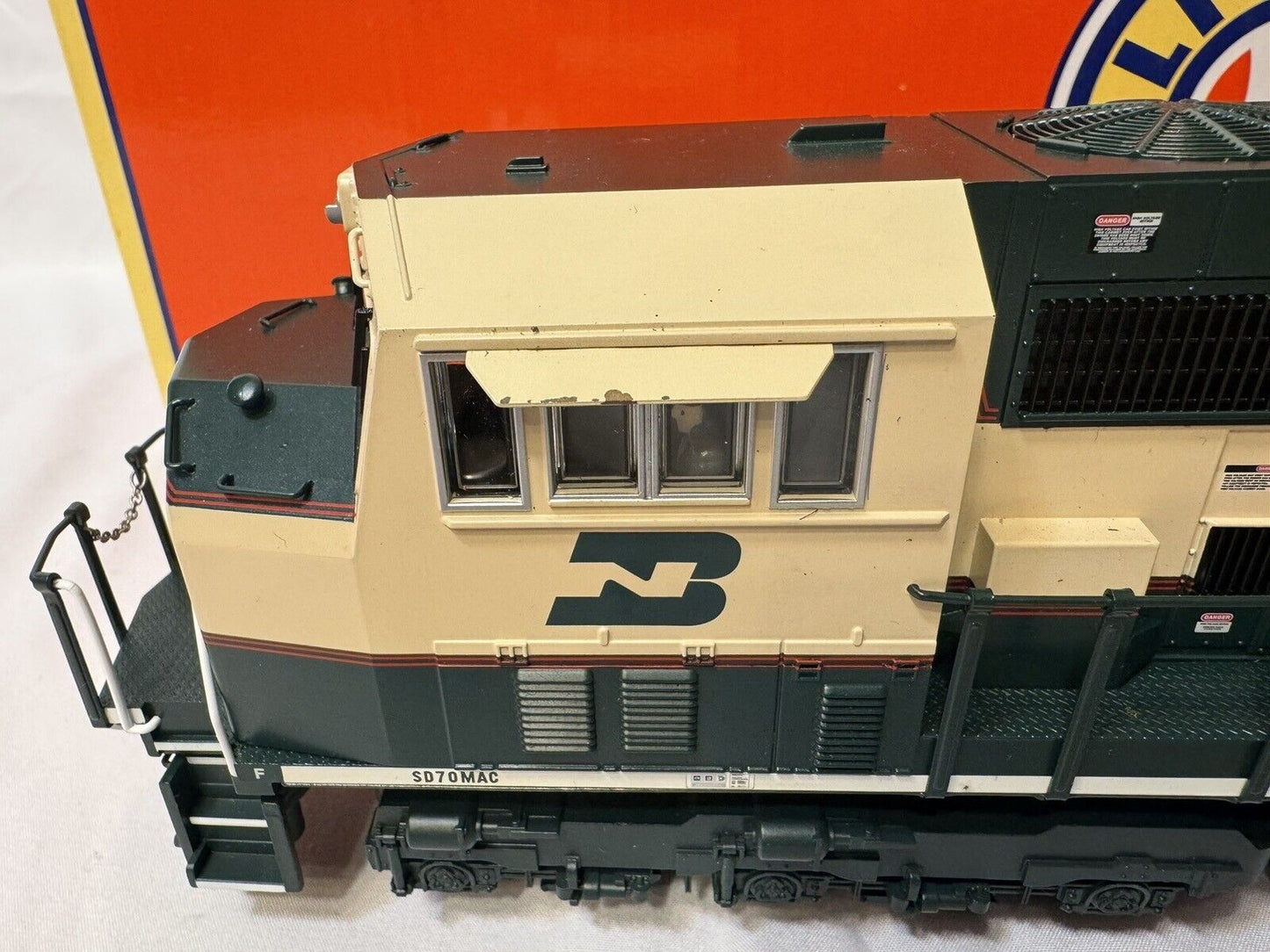 Lionel LEGACY 6-81134 Burlington Northern SD70MAC diesel locomotive #9424 EX