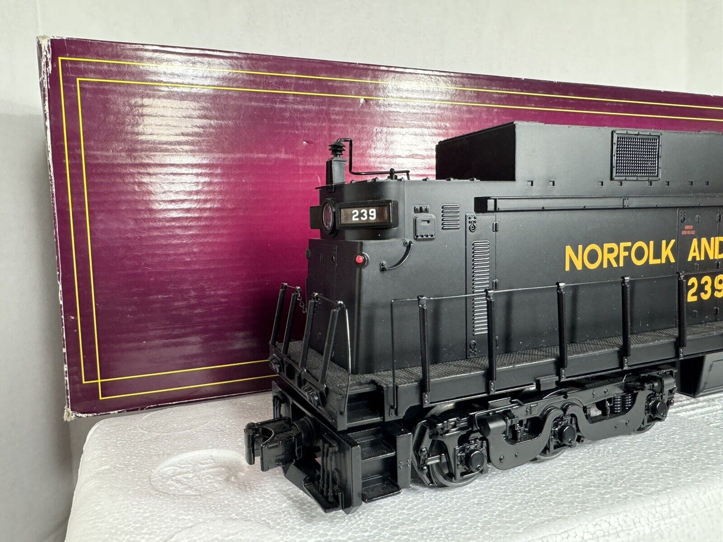 MTH 20-5687-1 Norfolk & Western N&W E33 electric engine #239 PS 3.0 EX