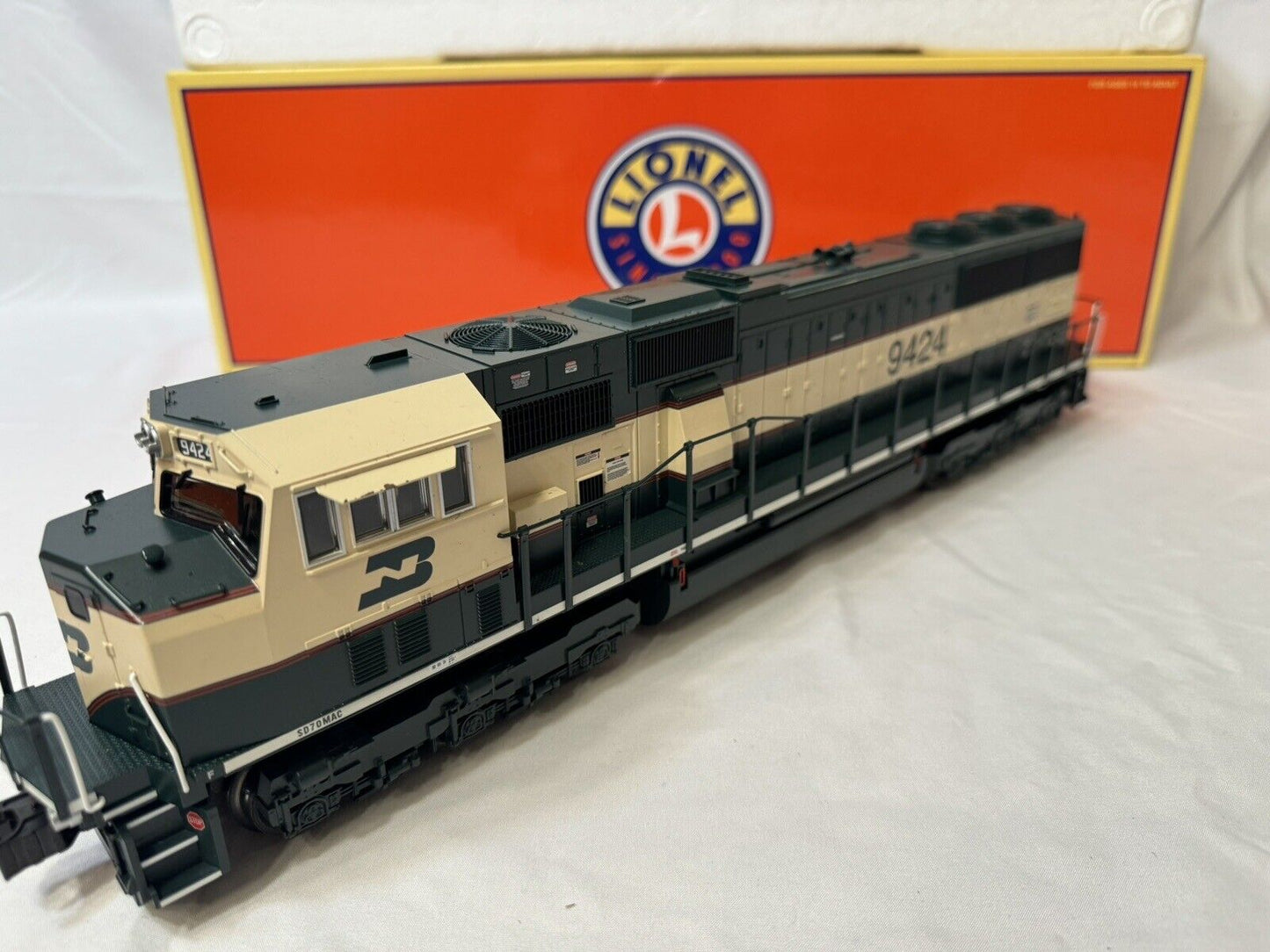 Lionel LEGACY 6-81134 Burlington Northern SD70MAC diesel locomotive #9424 EX