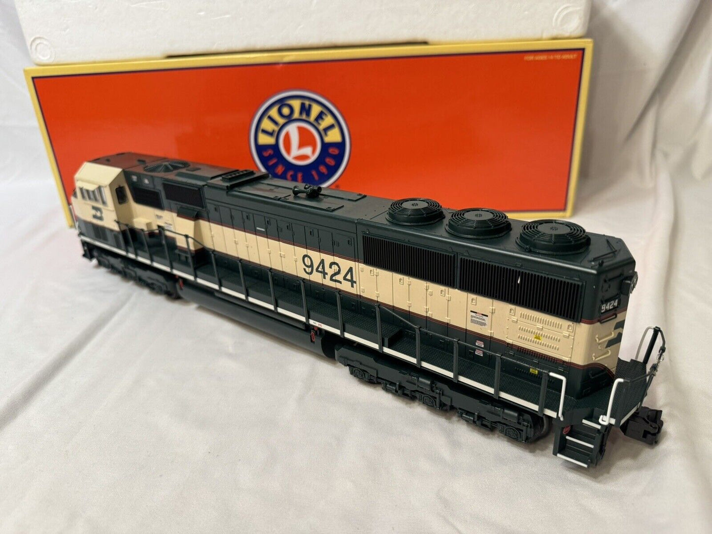 Lionel LEGACY 6-81134 Burlington Northern SD70MAC diesel locomotive #9424 EX